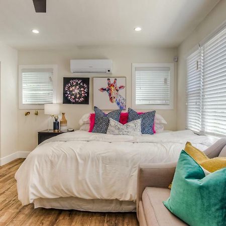 Long Beach Studio Suites Esterno foto