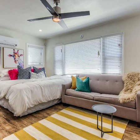 Long Beach Studio Suites Esterno foto
