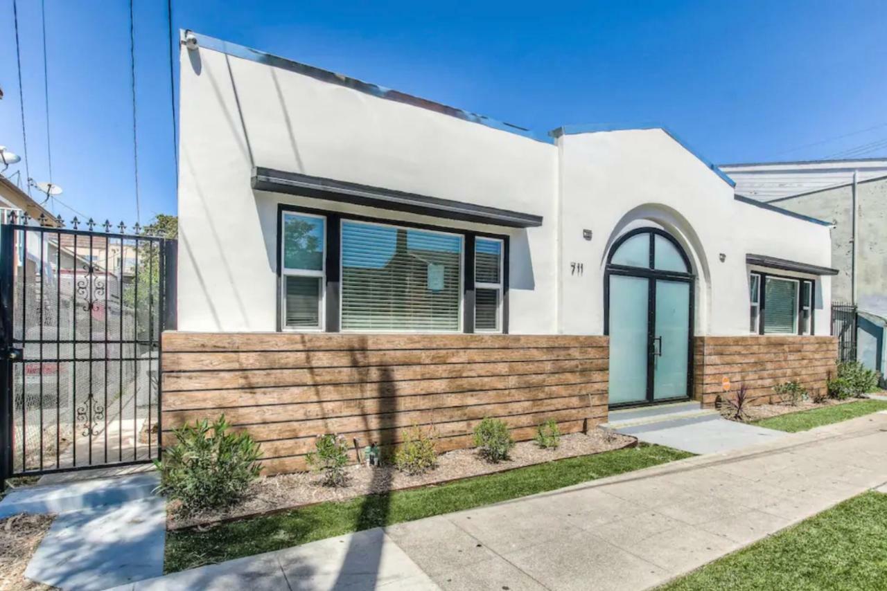 Long Beach Studio Suites Esterno foto
